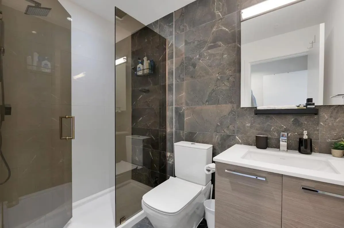 2-Bedroom Apartment In Central Location Vancouver