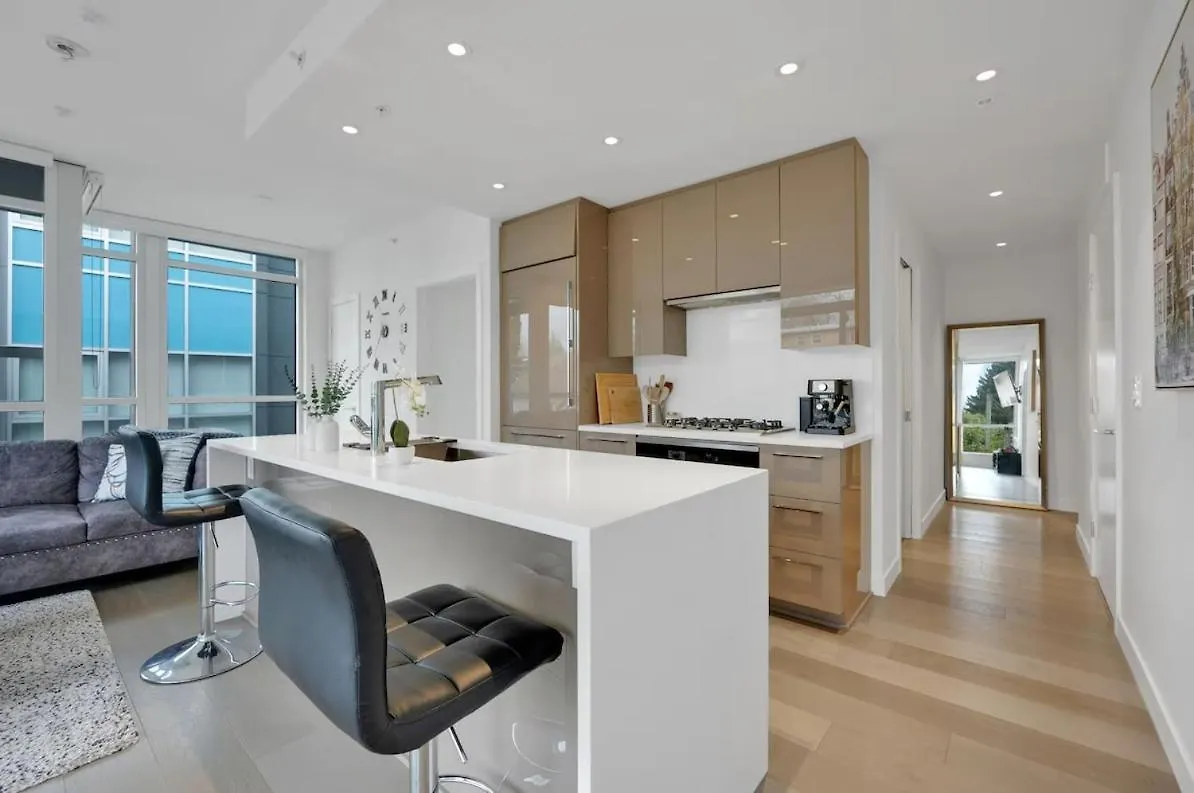 2-Bedroom Apartment In Central Location Vancouver 0*,