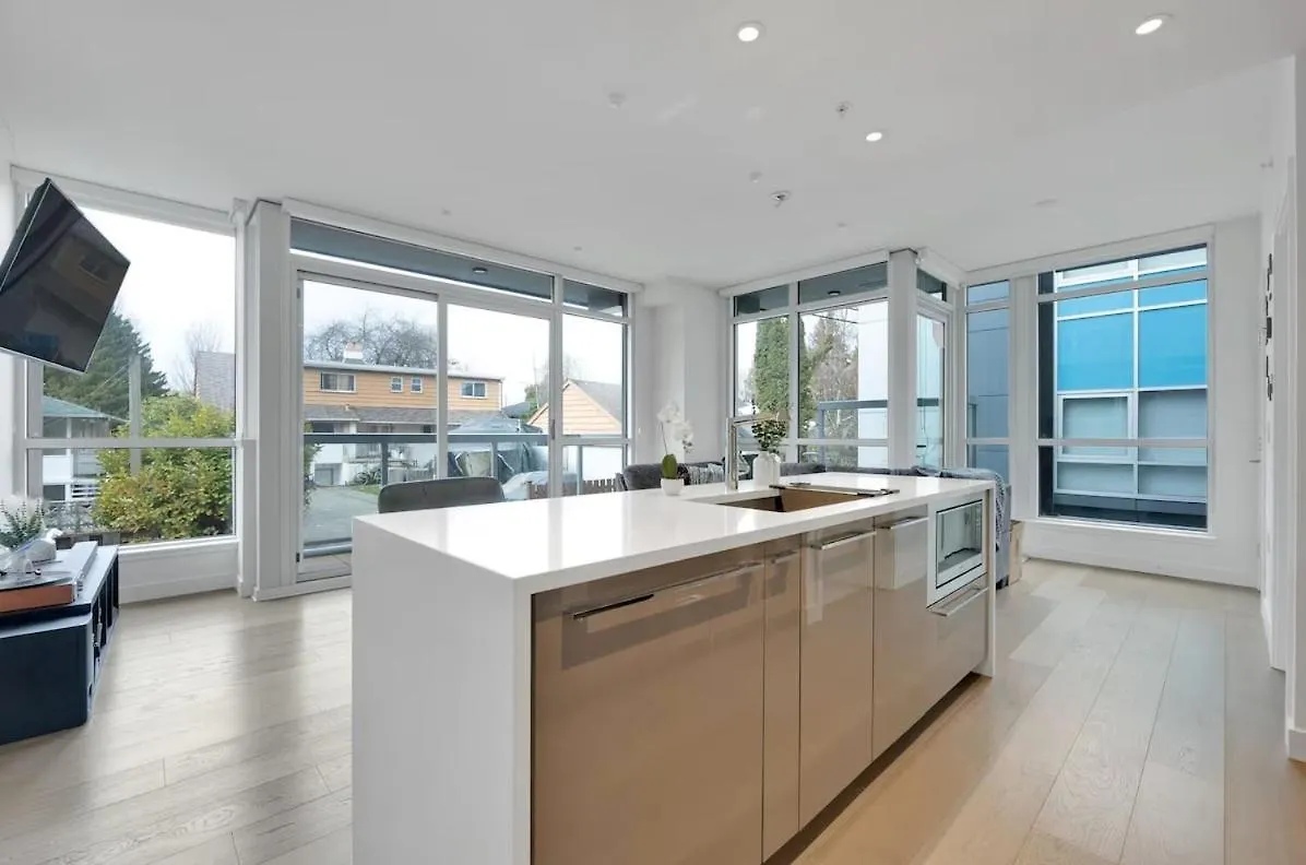 2-Bedroom Apartment In Central Location Vancouver