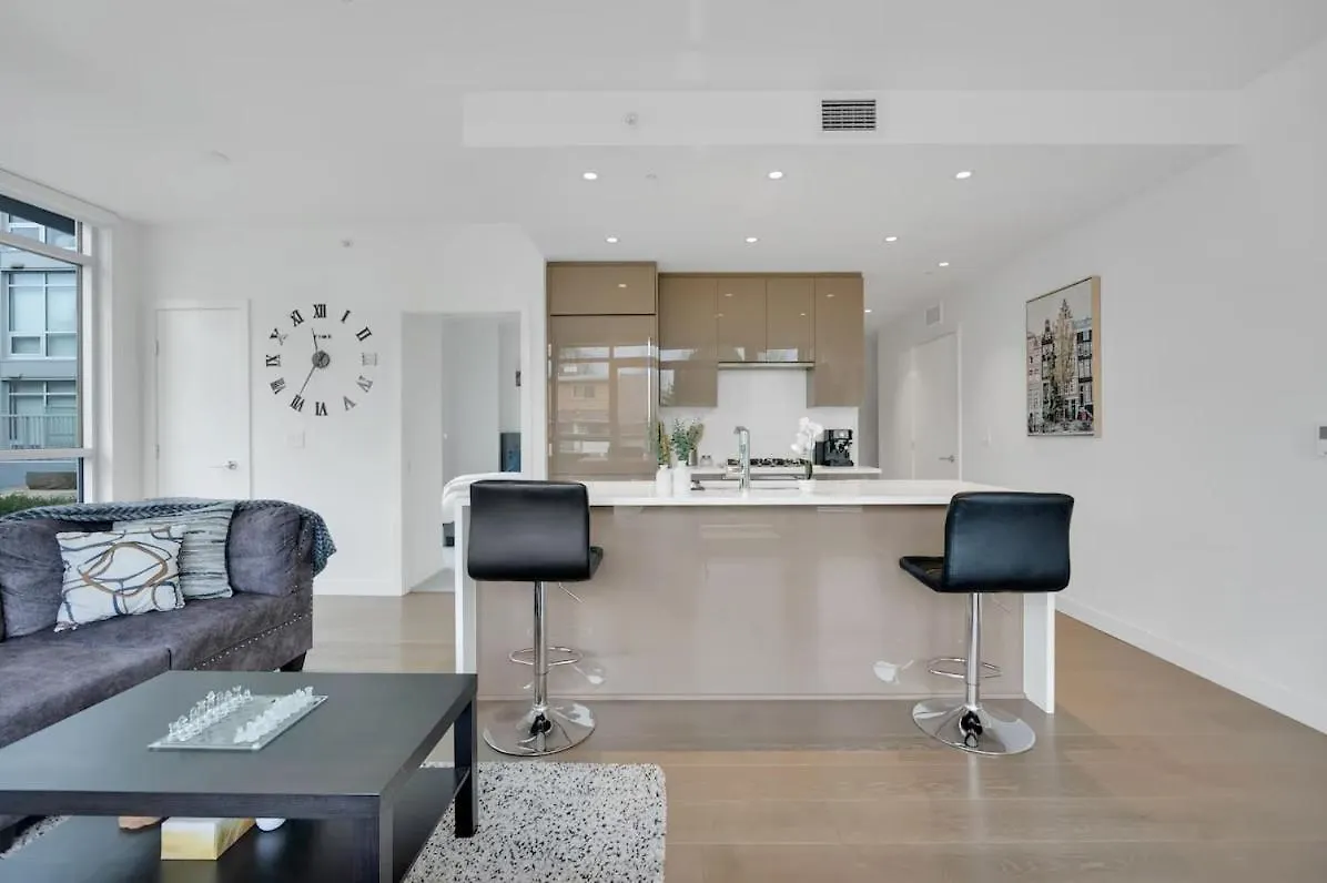 2-Bedroom Apartment In Central Location Vancouver